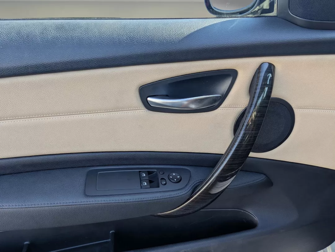 2013 BMW 1 Series 128i (WBAUP7C5XDV) with an Other engine, located at 1430 Gateway Drive, Opelika, AL, 36801, (334) 239-0944, 32.637871, -85.409790 - 2013 BMW 1 Series 128i - Photo#8
