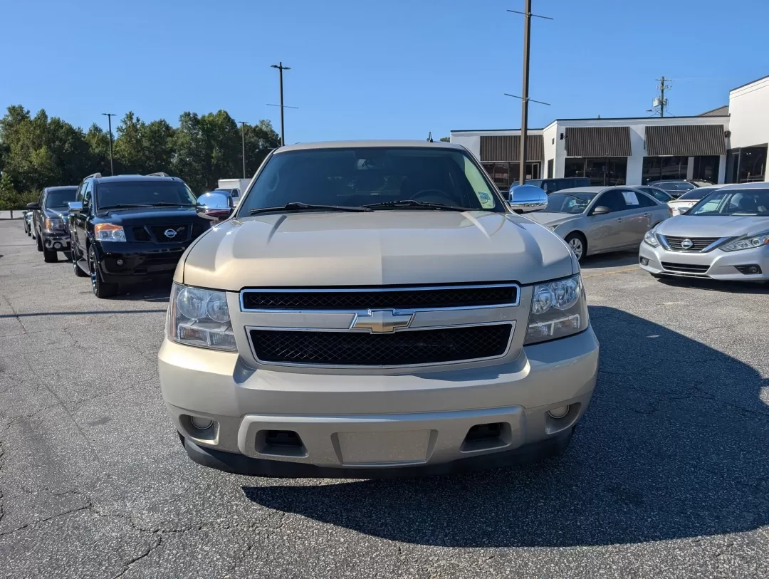 2009 /Ebony Chevrolet Tahoe LS (1GNEC13329R) with an Other engine, located at 3959 U.S. 80 W, Phenix City, AL, 36870, (334) 297-4885, 32.469296, -85.135185 - **Explore the Open Road in This 2009 Chevrolet Tahoe Your Next Adventure Awaits!**<br /> <br /> Are you dreaming of weekend getaways with family, or perhaps a reliable companion for your daily commute? Look no further! The 2009 Chevrolet Tahoe LS is the ideal SUV for those who crave versatility wit - Photo#1