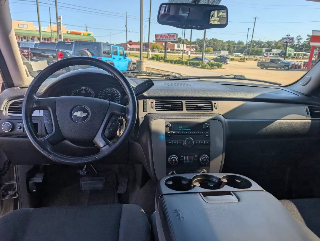 2009 /Ebony Chevrolet Tahoe LS (1GNEC13329R) with an Other engine, located at 3959 U.S. 80 W, Phenix City, AL, 36870, (334) 297-4885, 32.469296, -85.135185 - **Explore the Open Road in This 2009 Chevrolet Tahoe Your Next Adventure Awaits!**<br /> <br /> Are you dreaming of weekend getaways with family, or perhaps a reliable companion for your daily commute? Look no further! The 2009 Chevrolet Tahoe LS is the ideal SUV for those who crave versatility wit - Photo#13