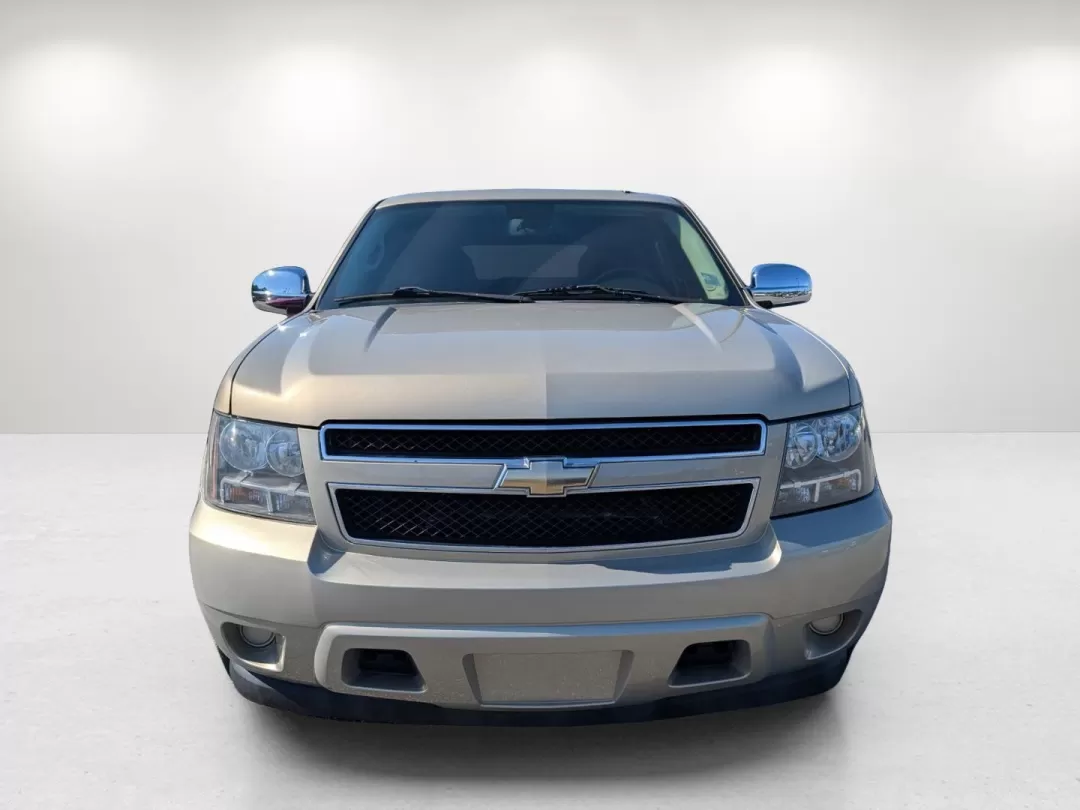 2009 /Ebony Chevrolet Tahoe LS (1GNEC13329R) with an Other engine, located at 1430 Gateway Drive, Opelika, AL, 36801, (334) 239-0944, 32.637871, -85.409790 - **Explore the Open Road in This 2009 Chevrolet Tahoe Your Next Adventure Awaits!**<br /> <br /> Are you dreaming of weekend getaways with family, or perhaps a reliable companion for your daily commute? Look no further! The 2009 Chevrolet Tahoe LS is the ideal SUV for those who crave versatility wit - Photo#1