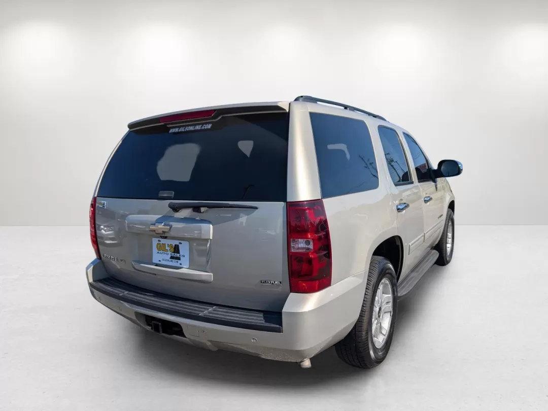 2009 /Ebony Chevrolet Tahoe LS (1GNEC13329R) with an Other engine, located at 1430 Gateway Drive, Opelika, AL, 36801, (334) 239-0944, 32.637871, -85.409790 - **Explore the Open Road in This 2009 Chevrolet Tahoe Your Next Adventure Awaits!**<br /> <br /> Are you dreaming of weekend getaways with family, or perhaps a reliable companion for your daily commute? Look no further! The 2009 Chevrolet Tahoe LS is the ideal SUV for those who crave versatility wit - Photo#4