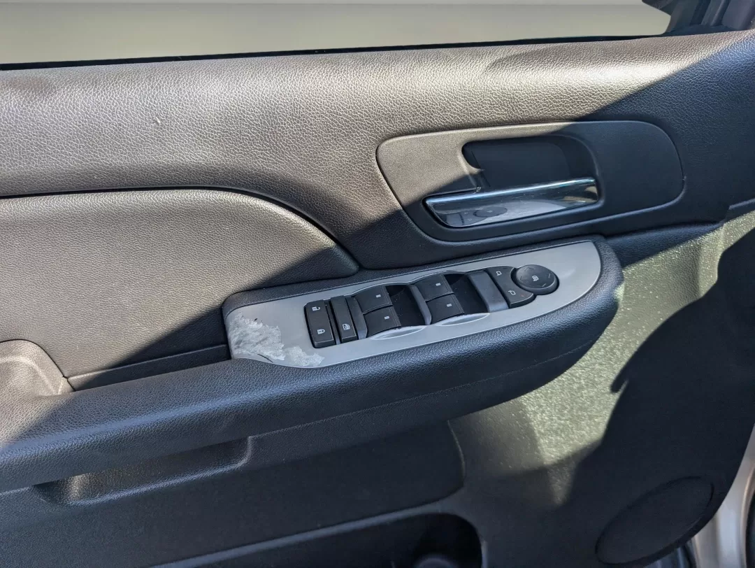 2009 /Ebony Chevrolet Tahoe LS (1GNEC13329R) with an Other engine, located at 1430 Gateway Drive, Opelika, AL, 36801, (334) 239-0944, 32.637871, -85.409790 - **Explore the Open Road in This 2009 Chevrolet Tahoe Your Next Adventure Awaits!**<br /> <br /> Are you dreaming of weekend getaways with family, or perhaps a reliable companion for your daily commute? Look no further! The 2009 Chevrolet Tahoe LS is the ideal SUV for those who crave versatility wit - Photo#8