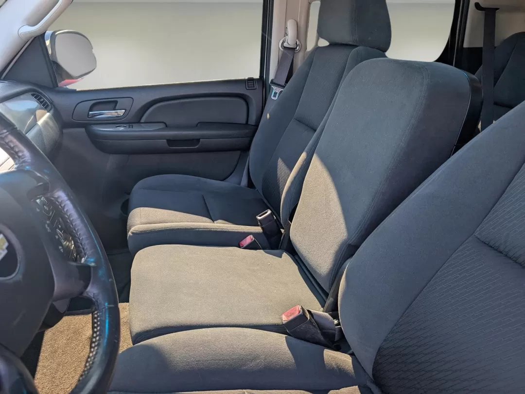 2009 /Ebony Chevrolet Tahoe LS (1GNEC13329R) with an Other engine, located at 1430 Gateway Drive, Opelika, AL, 36801, (334) 239-0944, 32.637871, -85.409790 - **Explore the Open Road in This 2009 Chevrolet Tahoe Your Next Adventure Awaits!**<br /> <br /> Are you dreaming of weekend getaways with family, or perhaps a reliable companion for your daily commute? Look no further! The 2009 Chevrolet Tahoe LS is the ideal SUV for those who crave versatility wit - Photo#10