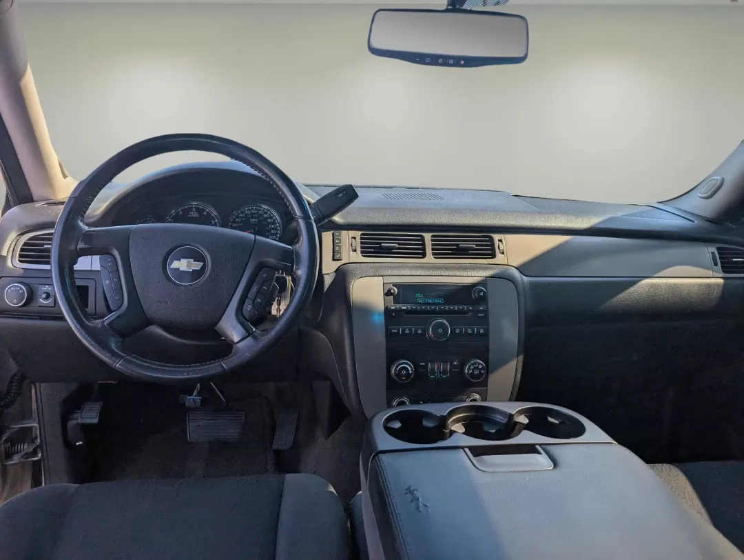2009 /Ebony Chevrolet Tahoe LS (1GNEC13329R) with an Other engine, located at 1430 Gateway Drive, Opelika, AL, 36801, (334) 239-0944, 32.637871, -85.409790 - **Explore the Open Road in This 2009 Chevrolet Tahoe Your Next Adventure Awaits!**<br /> <br /> Are you dreaming of weekend getaways with family, or perhaps a reliable companion for your daily commute? Look no further! The 2009 Chevrolet Tahoe LS is the ideal SUV for those who crave versatility wit - Photo#13