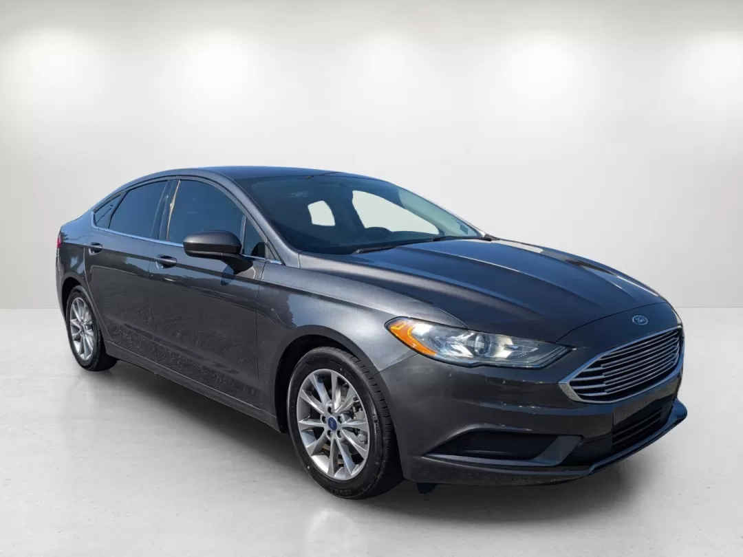 2017 Ford Fusion SE (3FA6P0H74HR) with an Other engine, located at 1430 Gateway Drive, Opelika, AL, 36801, (334) 239-0944, 32.637871, -85.409790 - 2017 Ford Fusion SE - Photo#2