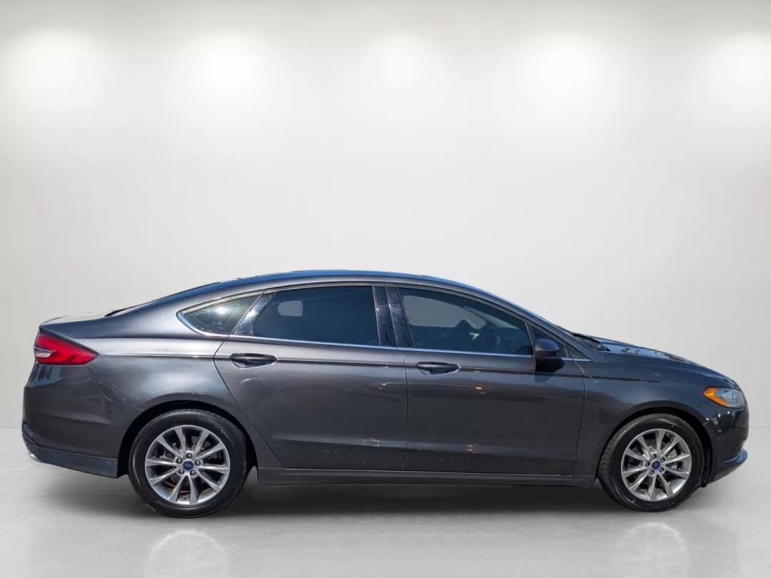 2017 Ford Fusion SE (3FA6P0H74HR) with an Other engine, located at 1430 Gateway Drive, Opelika, AL, 36801, (334) 239-0944, 32.637871, -85.409790 - 2017 Ford Fusion SE - Photo#3