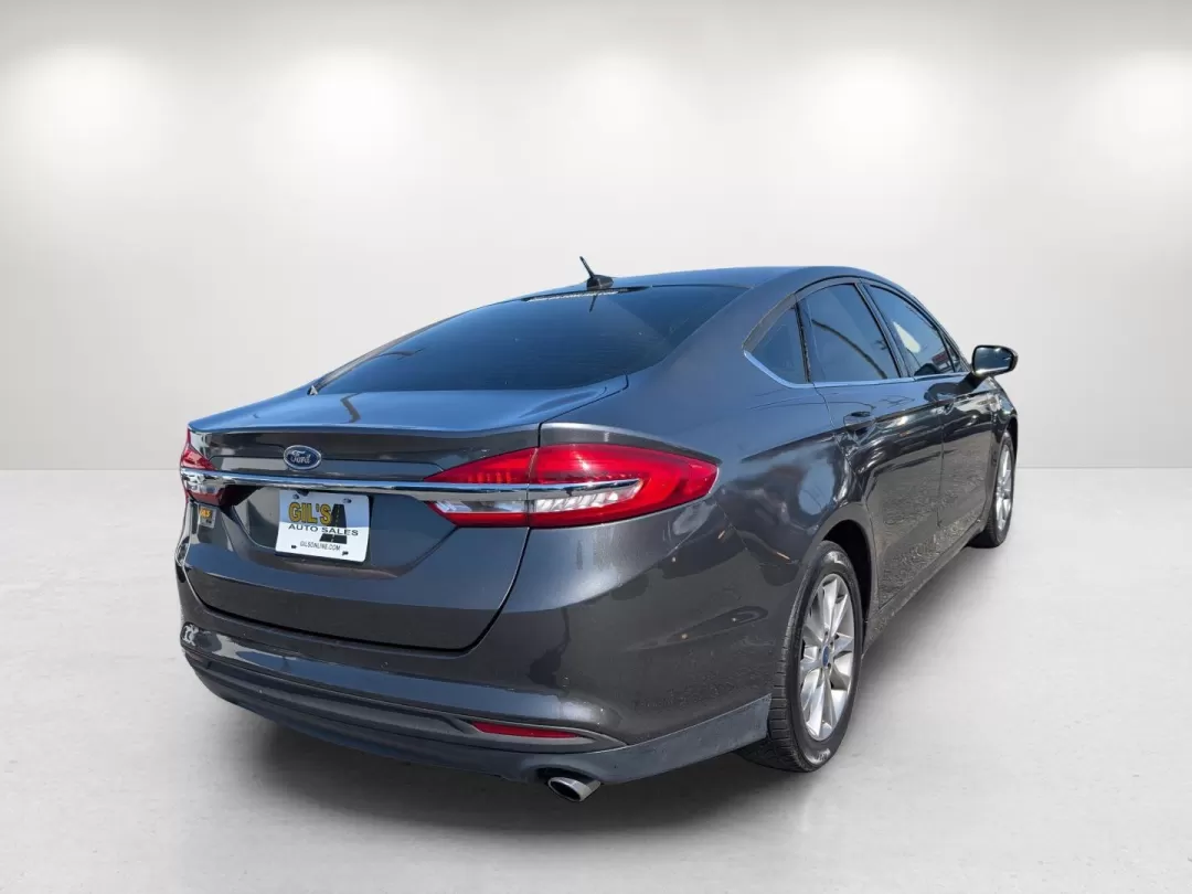 2017 Ford Fusion SE (3FA6P0H74HR) with an Other engine, located at 1430 Gateway Drive, Opelika, AL, 36801, (334) 239-0944, 32.637871, -85.409790 - 2017 Ford Fusion SE - Photo#4