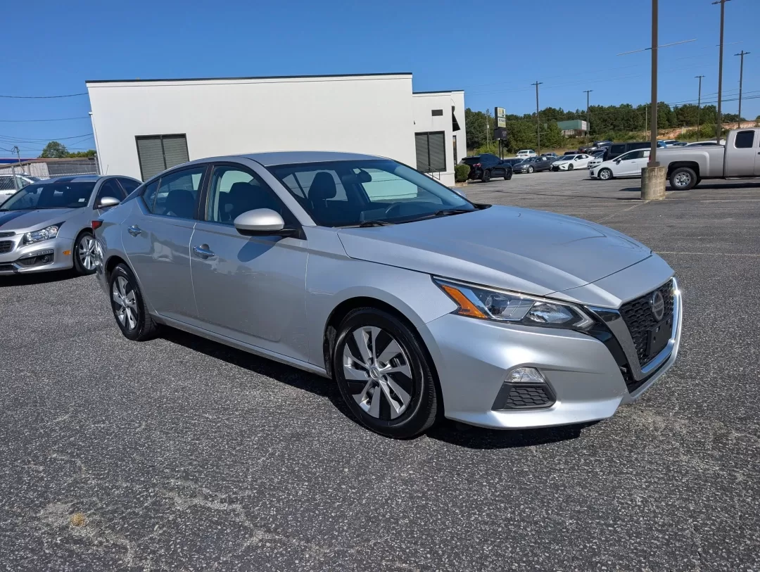 2020 /Charcoal Nissan Altima 2.5 S (1N4BL4BV6LC) with an Other engine, located at 3959 U.S. 80 W, Phenix City, AL, 36870, (334) 297-4885, 32.469296, -85.135185 - **Drive into Adventure with the 2020 Nissan Altima at Gils Auto in Phenix City, AL!**<br /> <br /> Are you in search of a reliable sedan that perfectly balances everyday commuting with weekend road trips? Look no further than the 2020 Nissan Altima, now available at Gils Auto-your trusted Buy Here P - Photo#2
