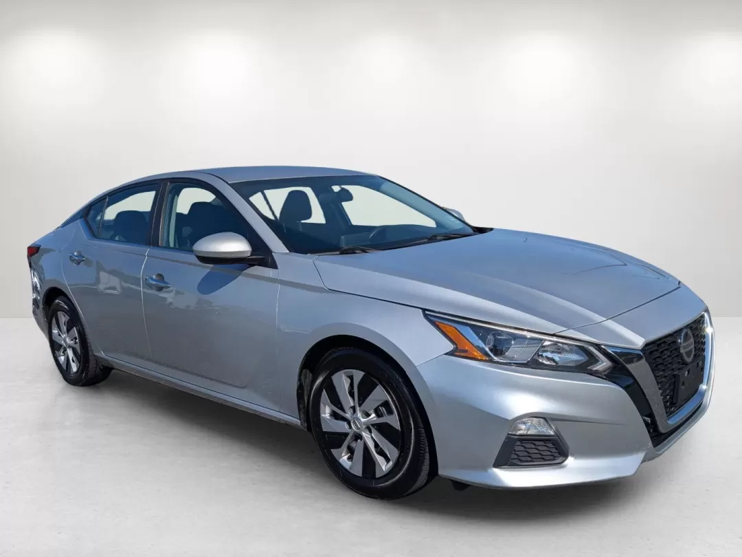 2020 /Charcoal Nissan Altima 2.5 S (1N4BL4BV6LC) with an Other engine, located at 3959 U.S. 80 W, Phenix City, AL, 36870, (334) 297-4885, 32.469296, -85.135185 - **Drive into Adventure with the 2020 Nissan Altima at Gils Auto in Phenix City, AL!**<br /> <br /> Are you in search of a reliable sedan that perfectly balances everyday commuting with weekend road trips? Look no further than the 2020 Nissan Altima, now available at Gils Auto-your trusted Buy Here P - Photo#3