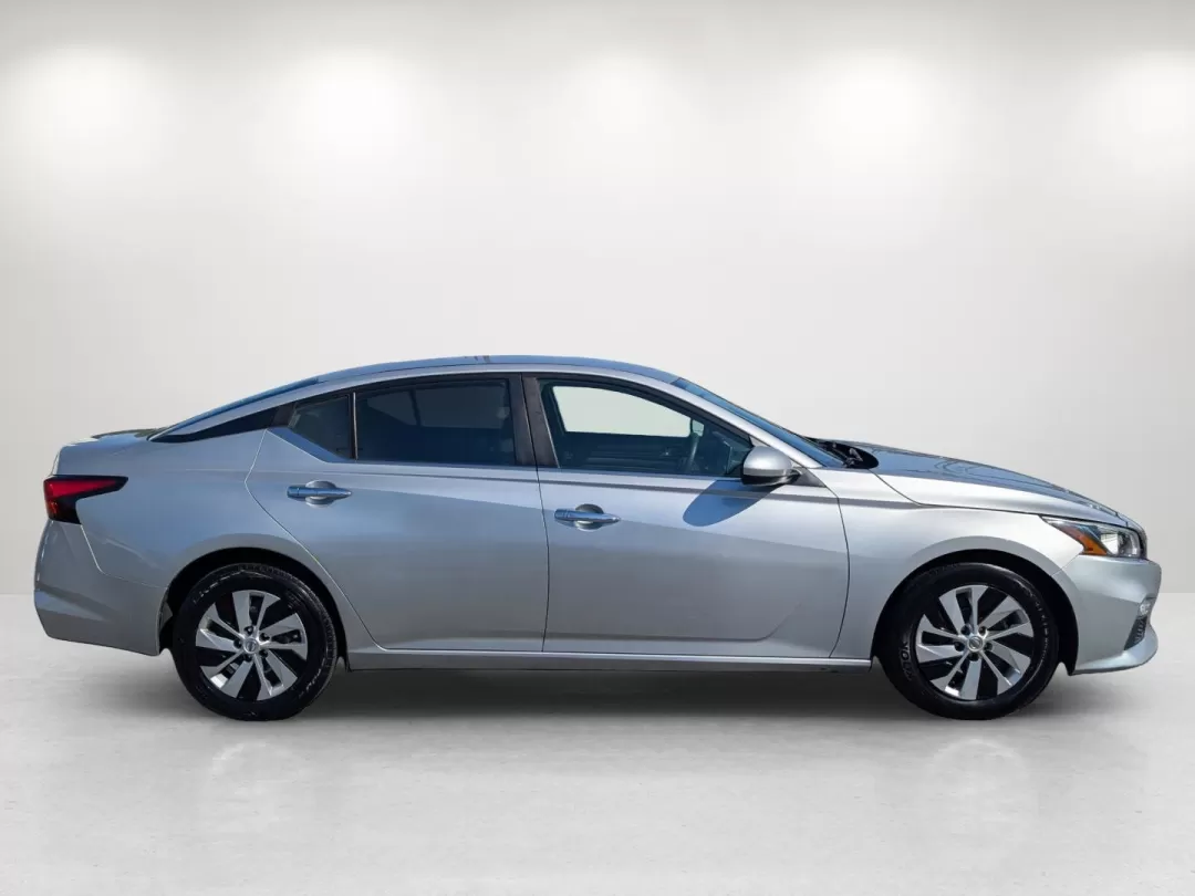 2020 /Charcoal Nissan Altima 2.5 S (1N4BL4BV6LC) with an Other engine, located at 3959 U.S. 80 W, Phenix City, AL, 36870, (334) 297-4885, 32.469296, -85.135185 - **Drive into Adventure with the 2020 Nissan Altima at Gils Auto in Phenix City, AL!**<br /> <br /> Are you in search of a reliable sedan that perfectly balances everyday commuting with weekend road trips? Look no further than the 2020 Nissan Altima, now available at Gils Auto-your trusted Buy Here P - Photo#4