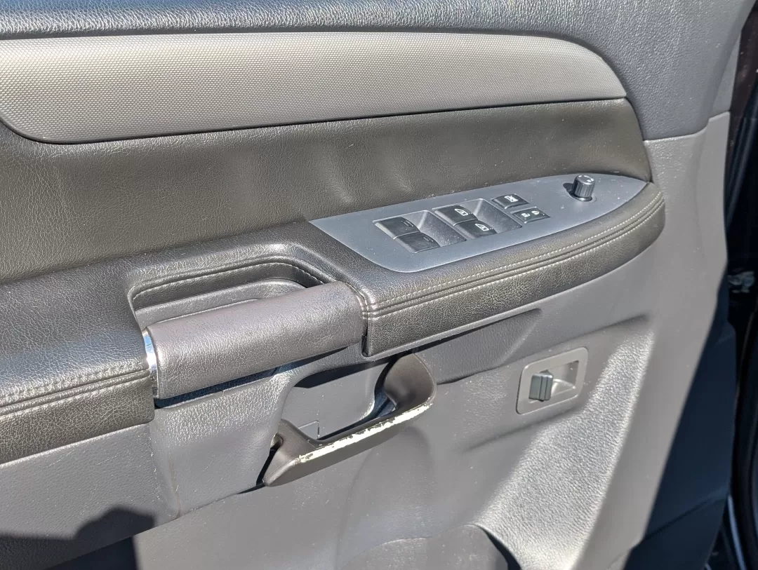 2011 /Charcoal Nissan Armada SV (5N1BA0ND8BN) with an Other engine, located at 3959 U.S. 80 W, Phenix City, AL, 36870, (334) 297-4885, 32.469296, -85.135185 - **Unleash Your Adventurous Spirit with the 2011 Nissan Armada SV!** <br /> <br /> Are you ready to embrace the open road and create unforgettable memories with your family? Look no further than this stunning 2011 Nissan Armada SV, available at Gils Auto in Phenix City, AL! Perfect for growing famili - Photo#8