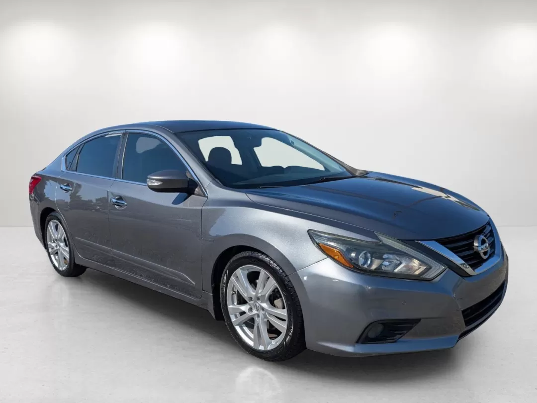 2016 Nissan Altima 3.5 SL (1N4BL3AP1GC) with an Other engine, located at 7000 Northlake Connector, Columbus, GA, 31904, (706) 987-8085, 32.524975, -84.978134 - 2016 Nissan Altima 3.5 SL - Photo#2
