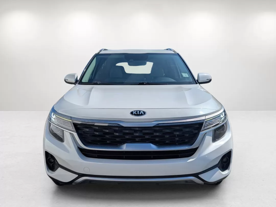 2021 /Black Kia Seltos EX (KNDERCAAXM7) with an Other engine, located at 3959 U.S. 80 W, Phenix City, AL, 36870, (334) 297-4885, 32.469296, -85.135185 - **Adventure Awaits with the 2021 Kia Seltos EX! Your Family-Friendly SUV Awaits!**<br /> <br /> Are you ready to elevate your driving experience? Whether you're navigating the bustling streets of Phenix City or embarking on weekend getaways, the 2021 Kia Seltos EX is the ideal SUV for those who crav - Photo#2