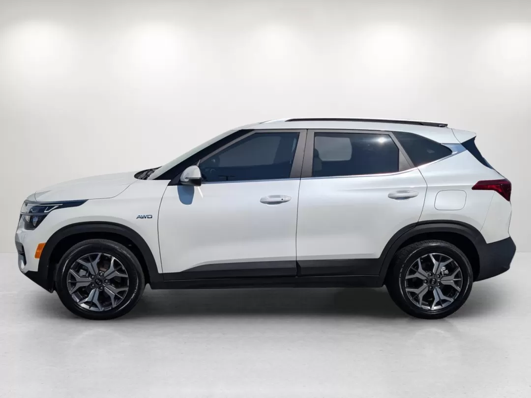 2021 /Black Kia Seltos EX (KNDERCAAXM7) with an Other engine, located at 3959 U.S. 80 W, Phenix City, AL, 36870, (334) 297-4885, 32.469296, -85.135185 - **Adventure Awaits with the 2021 Kia Seltos EX! Your Family-Friendly SUV Awaits!**<br /> <br /> Are you ready to elevate your driving experience? Whether you're navigating the bustling streets of Phenix City or embarking on weekend getaways, the 2021 Kia Seltos EX is the ideal SUV for those who crav - Photo#8