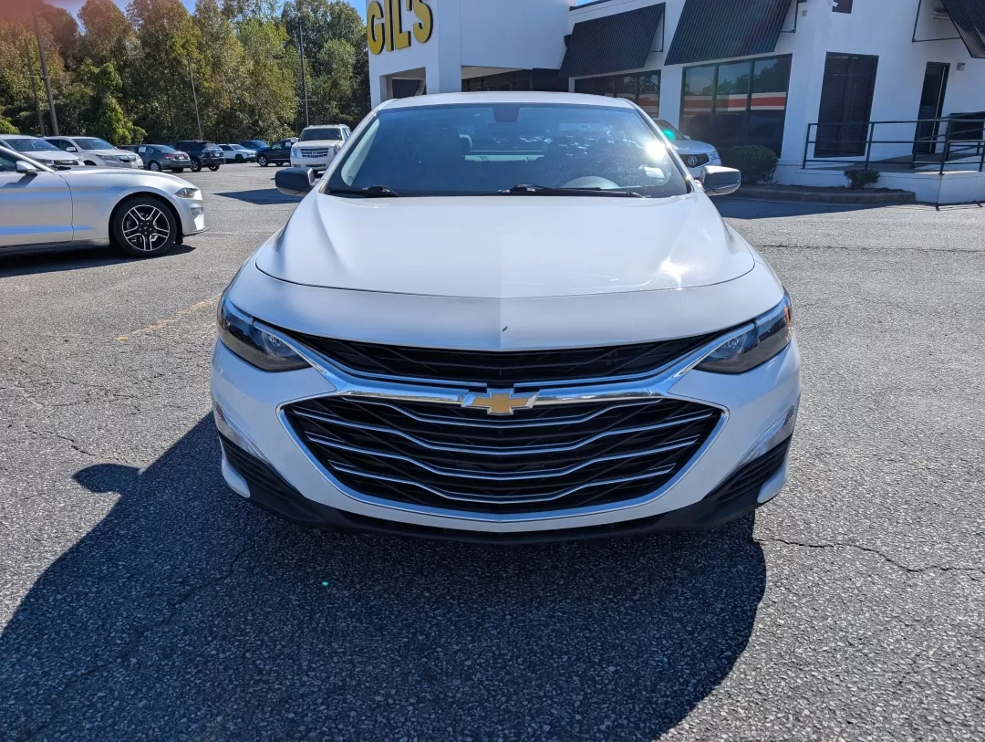 2021 /Dark Atmosphere/ Medium Ash Gray Chevrolet Malibu LS (1G1ZC5ST0MF) with an Other engine, located at 3959 U.S. 80 W, Phenix City, AL, 36870, (334) 297-4885, 32.469296, -85.135185 - **Elevate Your Everyday Commute with the 2021 Chevrolet Malibu LS**<br /> <br /> Are you looking for a reliable sedan that fits seamlessly into your busy lifestyle? Look no further than the 2021 Chevrolet Malibu LS, available now at Gils Auto in Phenix City, AL. Perfectly designed for daily commutes - Photo#2