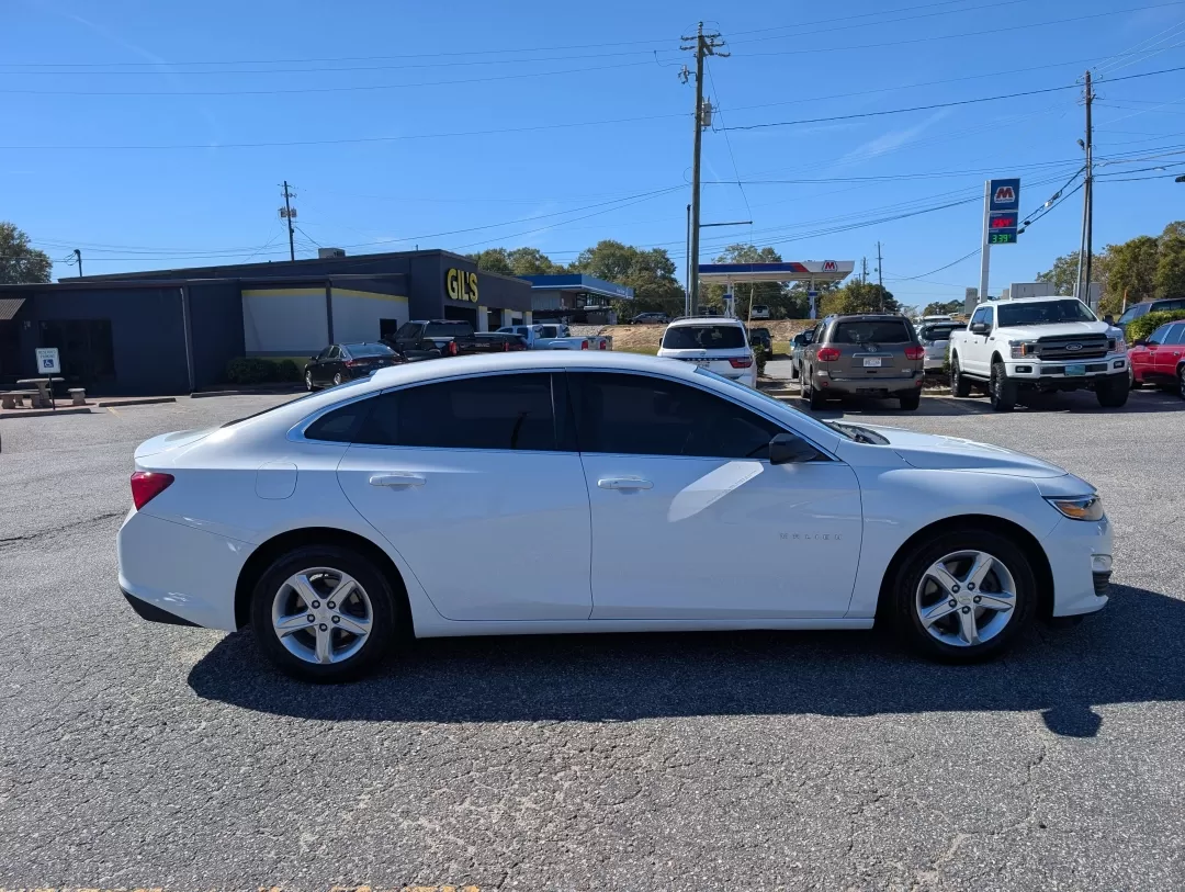2021 /Dark Atmosphere/ Medium Ash Gray Chevrolet Malibu LS (1G1ZC5ST0MF) with an Other engine, located at 3959 U.S. 80 W, Phenix City, AL, 36870, (334) 297-4885, 32.469296, -85.135185 - **Elevate Your Everyday Commute with the 2021 Chevrolet Malibu LS**<br /> <br /> Are you looking for a reliable sedan that fits seamlessly into your busy lifestyle? Look no further than the 2021 Chevrolet Malibu LS, available now at Gils Auto in Phenix City, AL. Perfectly designed for daily commutes - Photo#4