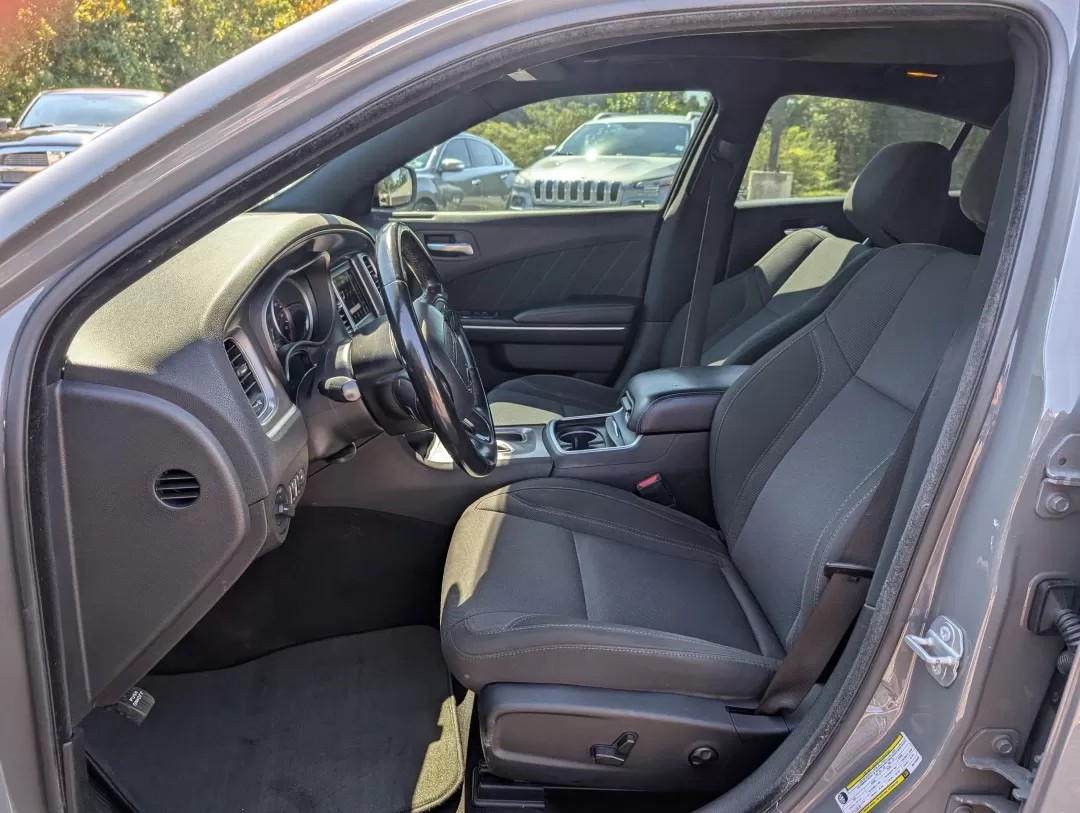 2019 /Black Dodge Charger SXT (2C3CDXBG9KH) with an Other engine, located at 3959 U.S. 80 W, Phenix City, AL, 36870, (334) 297-4885, 32.469296, -85.135185 - 2019 Dodge Charger SXT - Photo#9