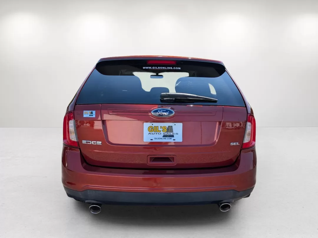 2014 Ford Edge SEL (2FMDK3JC5EB) with an Other engine, located at 1430 Gateway Drive, Opelika, AL, 36801, (334) 239-0944, 32.637871, -85.409790 - Are you searching for the perfect SUV to elevate your everyday adventures? Look no further than this stunning 2014 Ford Edge SEL at Gils Auto in Phenix City, AL. Perfect for growing families or anyone looking for a reliable vehicle for their daily commute, this versatile SUV offers a blend of comfor - Photo#5