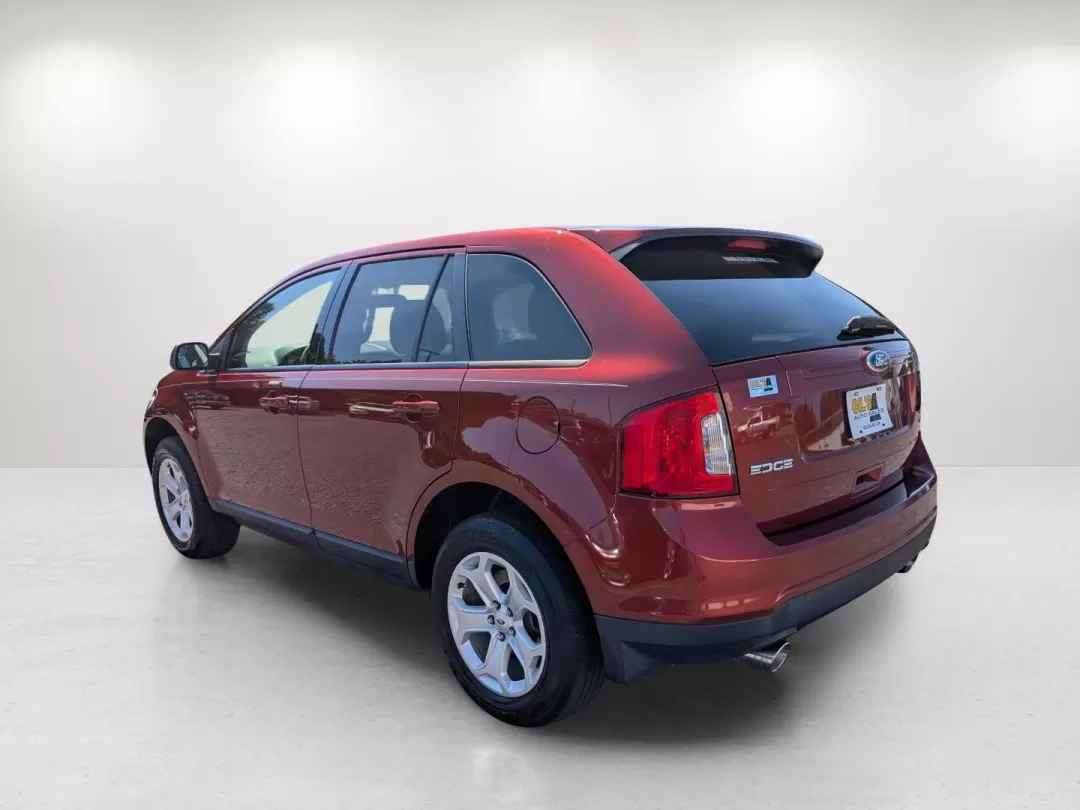 2014 Ford Edge SEL (2FMDK3JC5EB) with an Other engine, located at 1430 Gateway Drive, Opelika, AL, 36801, (334) 239-0944, 32.637871, -85.409790 - Are you searching for the perfect SUV to elevate your everyday adventures? Look no further than this stunning 2014 Ford Edge SEL at Gils Auto in Phenix City, AL. Perfect for growing families or anyone looking for a reliable vehicle for their daily commute, this versatile SUV offers a blend of comfor - Photo#6