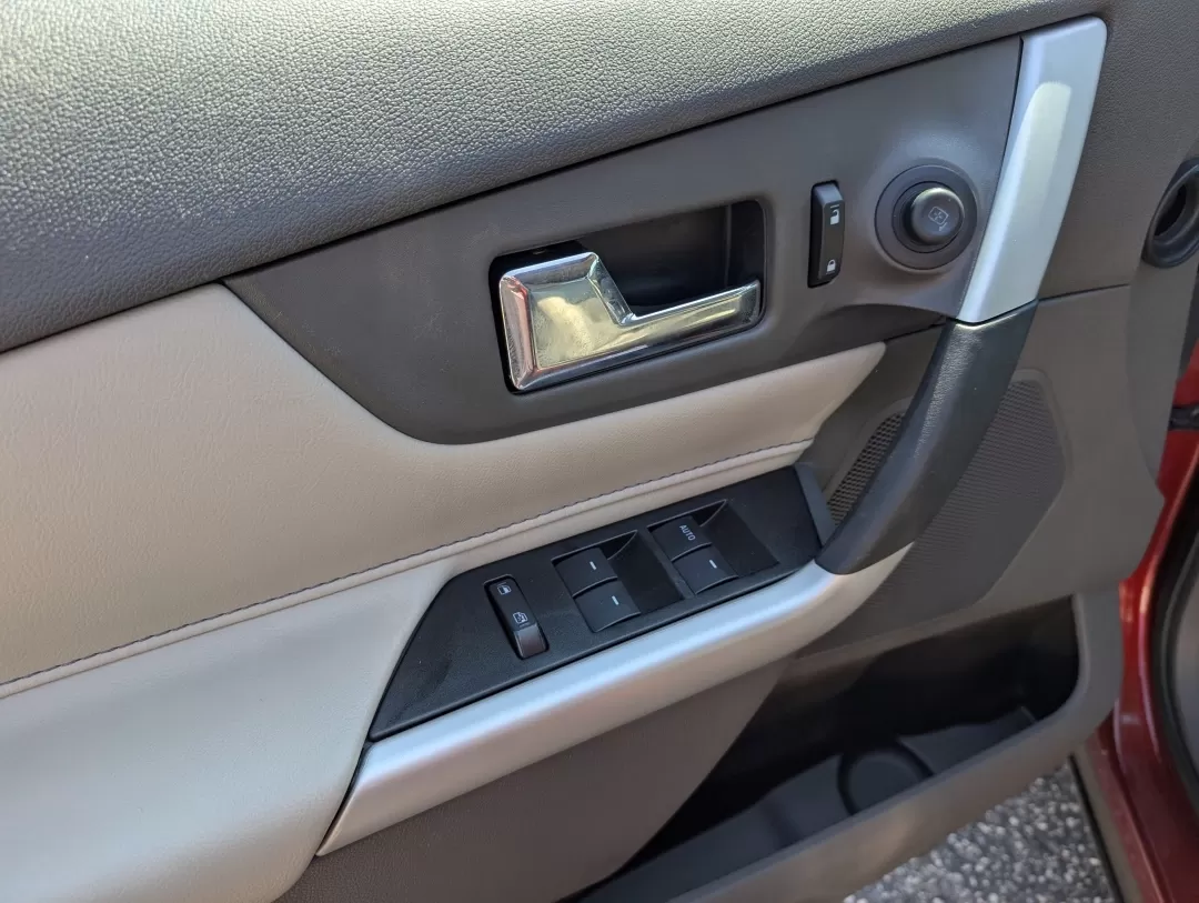 2014 Ford Edge SEL (2FMDK3JC5EB) with an Other engine, located at 3959 U.S. 80 W, Phenix City, AL, 36870, (334) 297-4885, 32.469296, -85.135185 - 2014 Ford Edge SEL - Photo#8