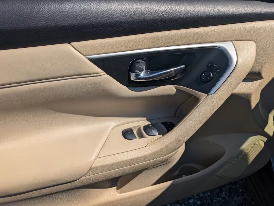 2016 /Beige Nissan Altima 2.5 SL (1N4AL3APXGC) with an Other engine, located at 3959 U.S. 80 W, Phenix City, AL, 36870, (334) 297-4885, 32.469296, -85.135185 - 2016 Nissan Altima 2.5 SL - Photo#8