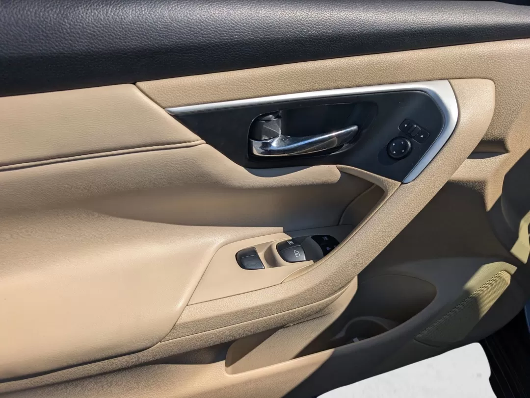 2016 /Beige Nissan Altima 2.5 SL (1N4AL3APXGC) with an Other engine, located at 7000 Northlake Connector, Columbus, GA, 31904, (706) 987-8085, 32.524975, -84.978134 - 2016 Nissan Altima 2.5 SL - Photo#8