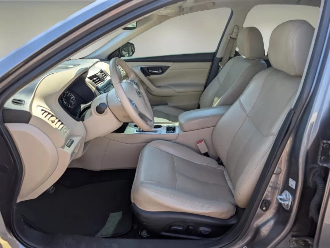 2016 /Beige Nissan Altima 2.5 SL (1N4AL3APXGC) with an Other engine, located at 7000 Northlake Connector, Columbus, GA, 31904, (706) 987-8085, 32.524975, -84.978134 - 2016 Nissan Altima 2.5 SL - Photo#9