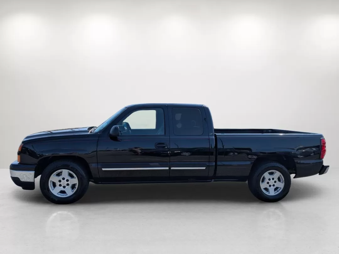 2006 /Dark Charcoal Chevrolet Silverado 1500 LT1 (1GCEC19V06Z) with an Other engine, located at 521 Old Farm Lane Rd, Prattville, AL, 36066, (334) 325-1505, 32.482460, -86.416367 - **Explore Your Next Adventure with the 2006 Chevrolet Silverado 1500 LT1 at Gils Auto!**<br /> <br /> Are you searching for a reliable and versatile pickup that suits both your daily commute and weekend adventures? Look no further! This 2006 Chevrolet Silverado 1500 LT1, now available at Gils Auto i - Photo#7