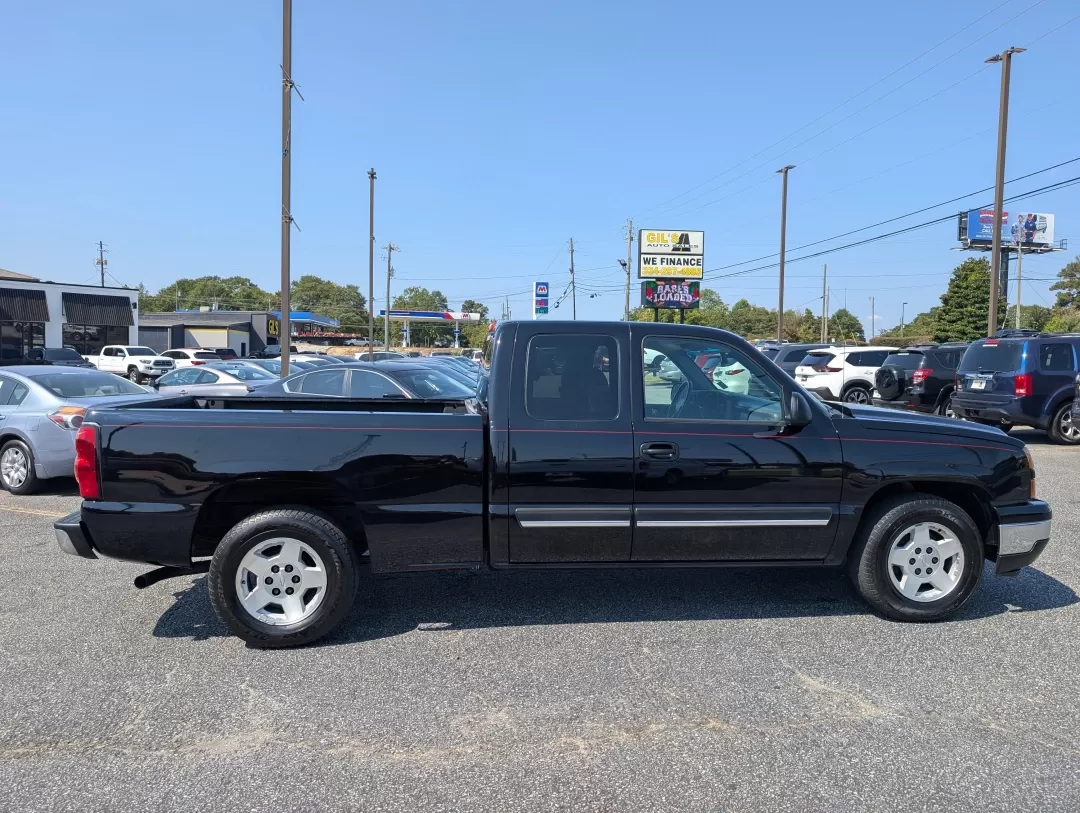 2006 /Dark Charcoal Chevrolet Silverado 1500 LT1 (1GCEC19V06Z) with an Other engine, located at 3959 U.S. 80 W, Phenix City, AL, 36870, (334) 297-4885, 32.469296, -85.135185 - **Explore Your Next Adventure with the 2006 Chevrolet Silverado 1500 LT1 at Gils Auto!**<br /> <br /> Are you searching for a reliable and versatile pickup that suits both your daily commute and weekend adventures? Look no further! This 2006 Chevrolet Silverado 1500 LT1, now available at Gils Auto i - Photo#3