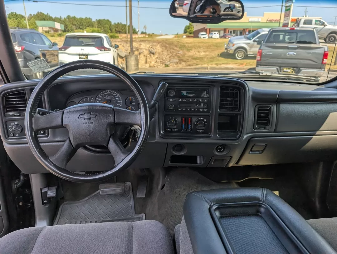 2006 /Dark Charcoal Chevrolet Silverado 1500 LT1 (1GCEC19V06Z) with an Other engine, located at 3959 U.S. 80 W, Phenix City, AL, 36870, (334) 297-4885, 32.469296, -85.135185 - **Explore Your Next Adventure with the 2006 Chevrolet Silverado 1500 LT1 at Gils Auto!**<br /> <br /> Are you searching for a reliable and versatile pickup that suits both your daily commute and weekend adventures? Look no further! This 2006 Chevrolet Silverado 1500 LT1, now available at Gils Auto i - Photo#12