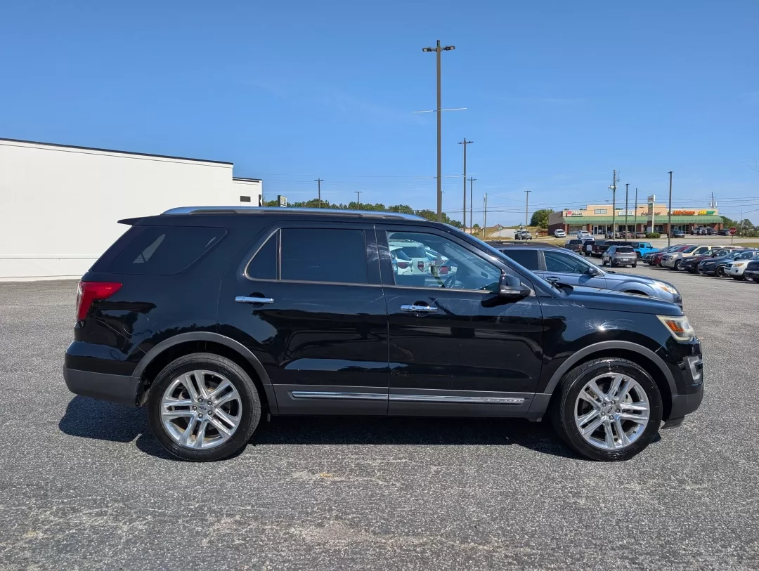 2017 Ford Explorer Limited (1FM5K7FH8HG) with an Other engine, located at 804 22nd Ave, Phenix City, AL, 36870, (334) 297-1860, 32.484749, -85.024475 - 2017 Ford Explorer Limited - Photo#3