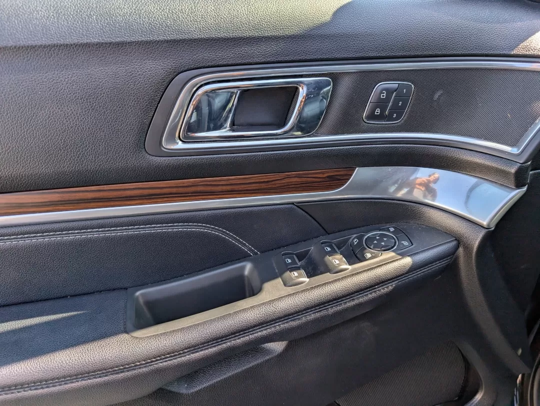2017 Ford Explorer Limited (1FM5K7FH8HG) with an Other engine, located at 804 22nd Ave, Phenix City, AL, 36870, (334) 297-1860, 32.484749, -85.024475 - 2017 Ford Explorer Limited - Photo#8