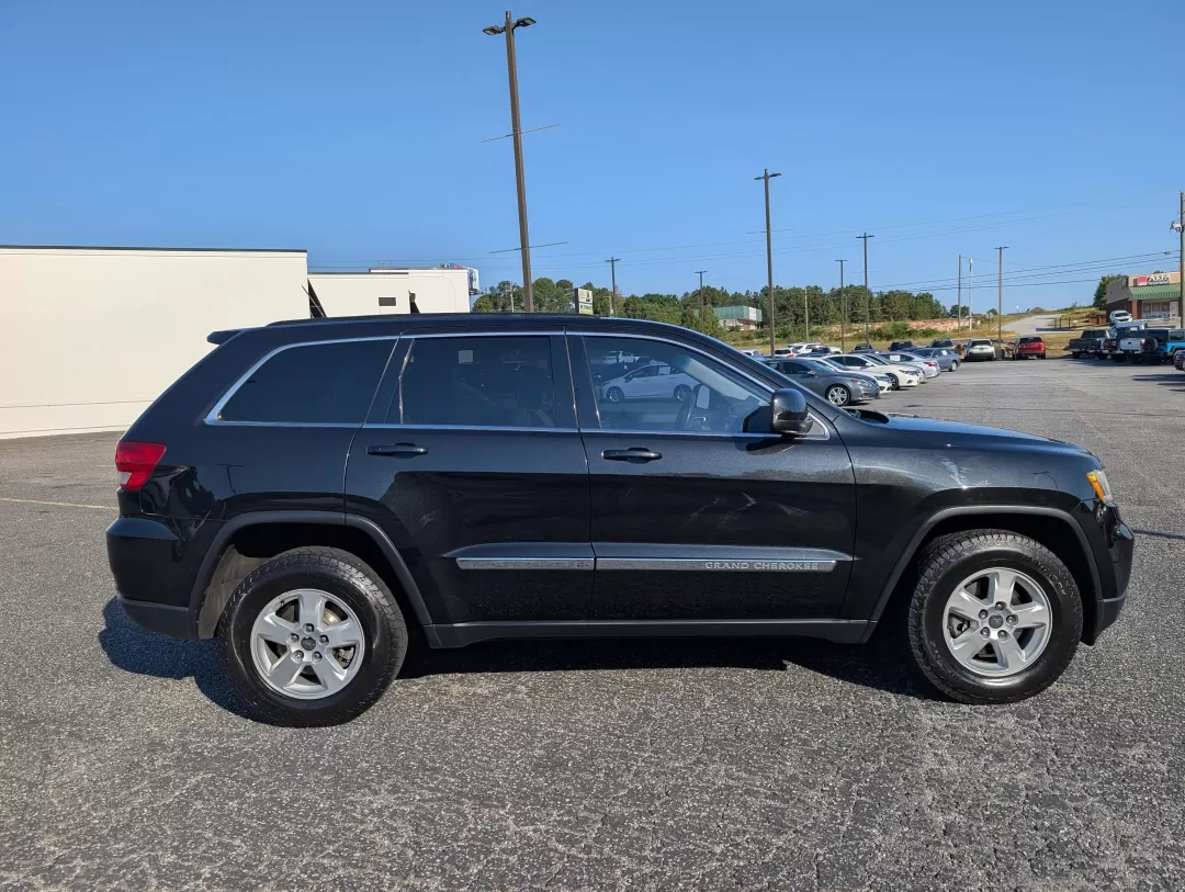 2012 /Dark Graystone/Medium Graystone Jeep Grand Cherokee Laredo (1C4RJFAG5CC) with an Other engine, located at 7000 Northlake Connector, Columbus, GA, 31904, (706) 987-8085, 32.524975, -84.978134 - 2012 Jeep Grand Cherokee Laredo - Photo#3