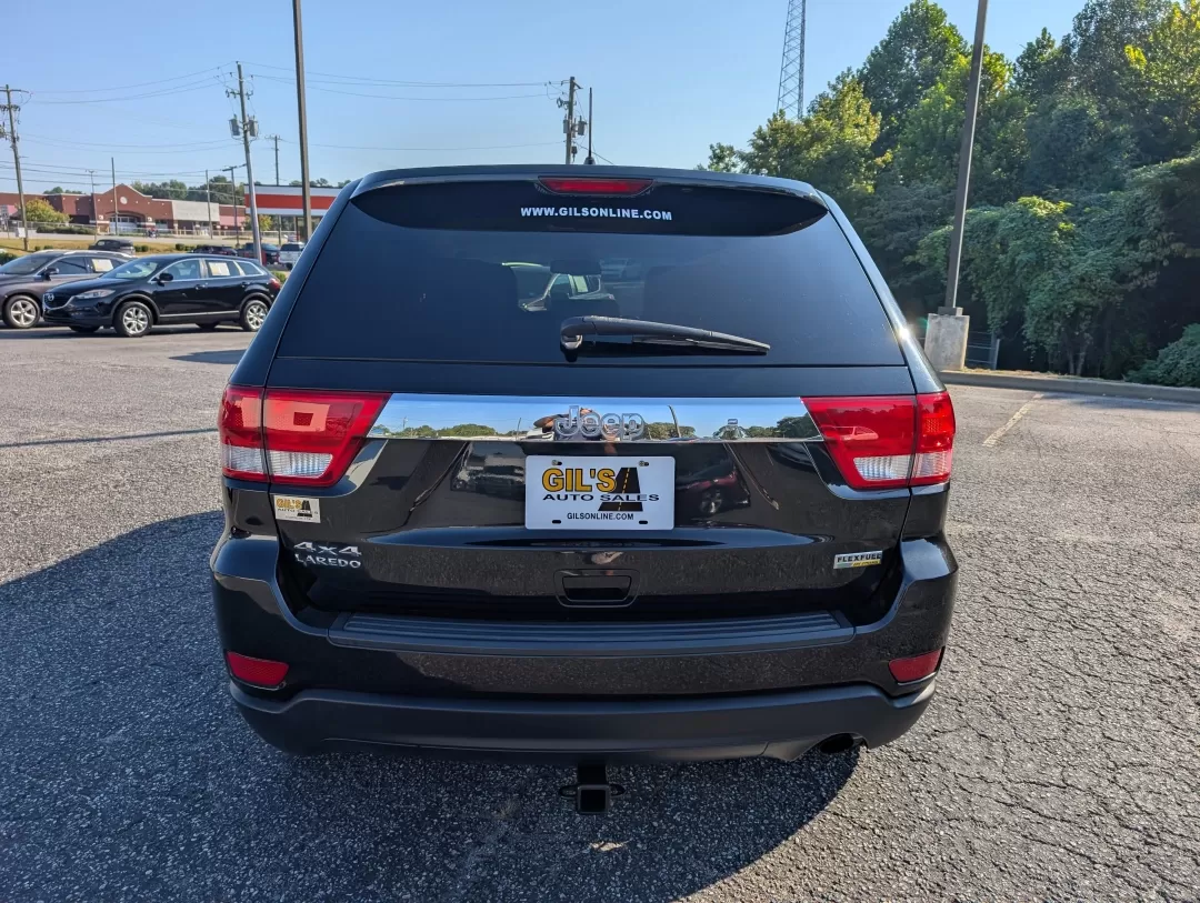 2012 /Dark Graystone/Medium Graystone Jeep Grand Cherokee Laredo (1C4RJFAG5CC) with an Other engine, located at 7000 Northlake Connector, Columbus, GA, 31904, (706) 987-8085, 32.524975, -84.978134 - 2012 Jeep Grand Cherokee Laredo - Photo#5