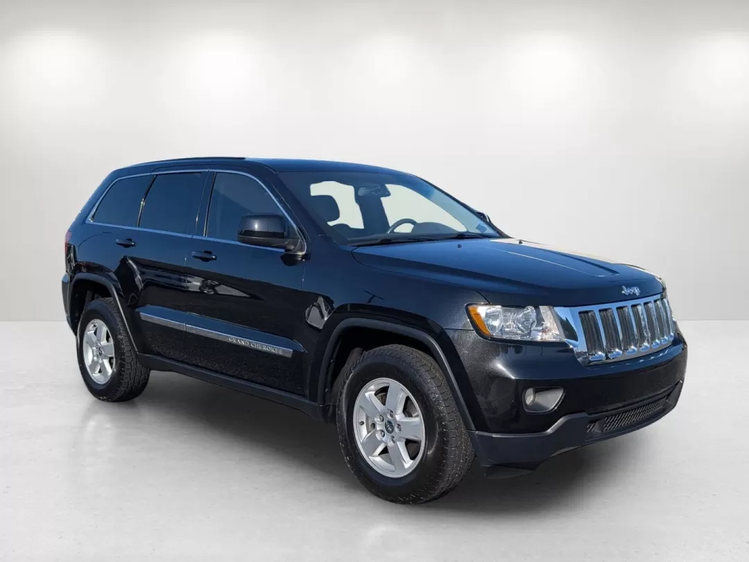 2012 /Dark Graystone/Medium Graystone Jeep Grand Cherokee Laredo (1C4RJFAG5CC) with an Other engine, located at 7000 Northlake Connector, Columbus, GA, 31904, (706) 987-8085, 32.524975, -84.978134 - **Adventure Awaits with This 2012 Jeep Grand Cherokee Laredo at Gils Auto - Your Local Buy Here Pay Here Dealership!**<br /> <br /> Are you ready to embark on your next adventure? The 2012 Jeep Grand Cherokee Laredo is the perfect companion for those who crave exploration and comfort. Whether you're - Photo#3