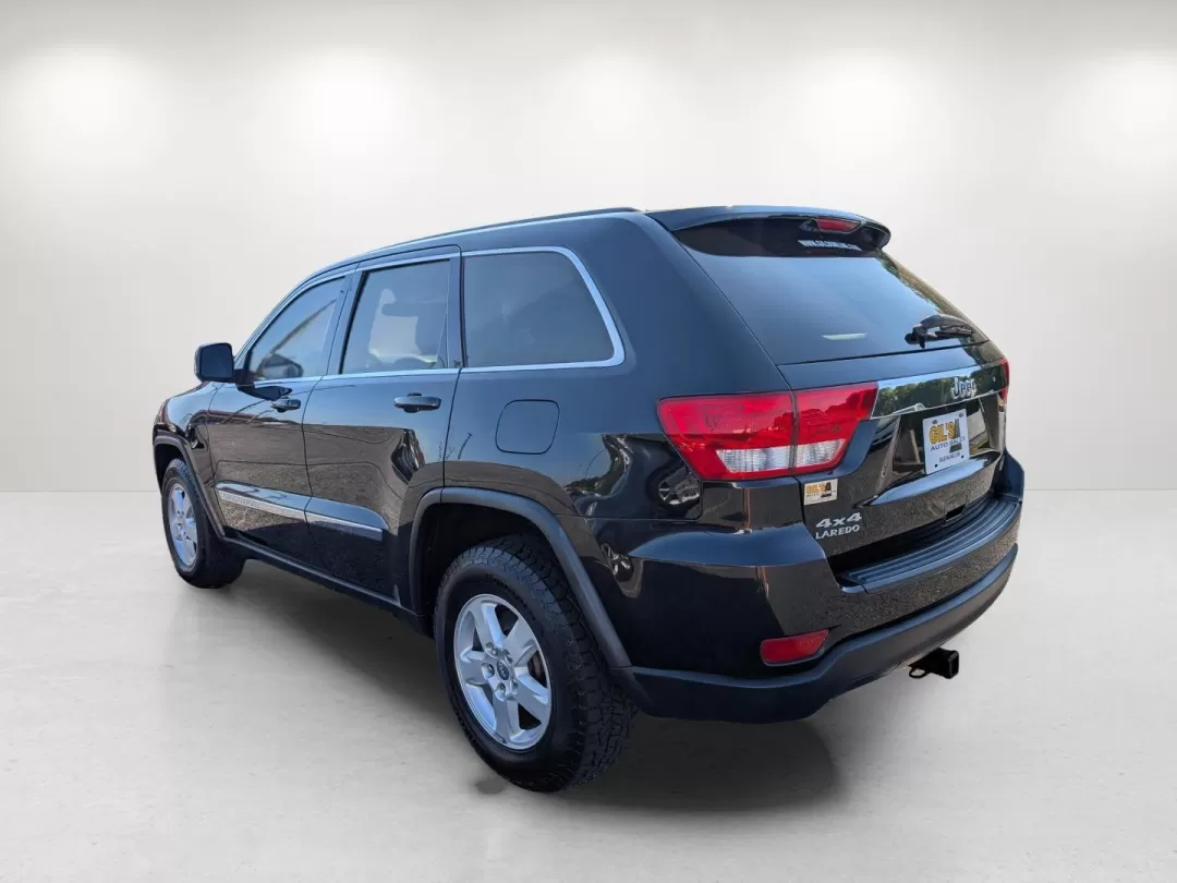 2012 /Dark Graystone/Medium Graystone Jeep Grand Cherokee Laredo (1C4RJFAG5CC) with an Other engine, located at 7000 Northlake Connector, Columbus, GA, 31904, (706) 987-8085, 32.524975, -84.978134 - **Adventure Awaits with This 2012 Jeep Grand Cherokee Laredo at Gils Auto - Your Local Buy Here Pay Here Dealership!**<br /> <br /> Are you ready to embark on your next adventure? The 2012 Jeep Grand Cherokee Laredo is the perfect companion for those who crave exploration and comfort. Whether you're - Photo#7
