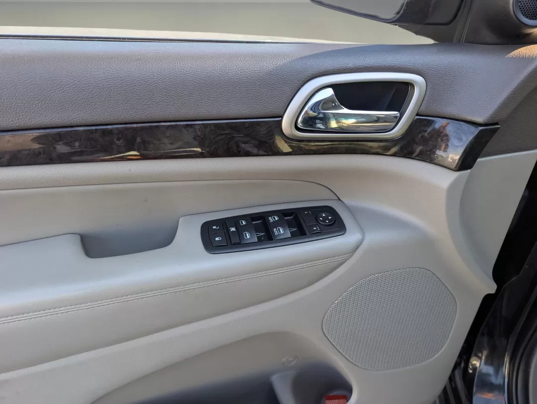 2012 /Dark Graystone/Medium Graystone Jeep Grand Cherokee Laredo (1C4RJFAG5CC) with an Other engine, located at 7000 Northlake Connector, Columbus, GA, 31904, (706) 987-8085, 32.524975, -84.978134 - **Adventure Awaits with This 2012 Jeep Grand Cherokee Laredo at Gils Auto - Your Local Buy Here Pay Here Dealership!**<br /> <br /> Are you ready to embark on your next adventure? The 2012 Jeep Grand Cherokee Laredo is the perfect companion for those who crave exploration and comfort. Whether you're - Photo#9