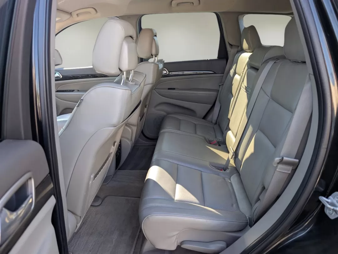 2012 /Dark Graystone/Medium Graystone Jeep Grand Cherokee Laredo (1C4RJFAG5CC) with an Other engine, located at 7000 Northlake Connector, Columbus, GA, 31904, (706) 987-8085, 32.524975, -84.978134 - **Adventure Awaits with This 2012 Jeep Grand Cherokee Laredo at Gils Auto - Your Local Buy Here Pay Here Dealership!**<br /> <br /> Are you ready to embark on your next adventure? The 2012 Jeep Grand Cherokee Laredo is the perfect companion for those who crave exploration and comfort. Whether you're - Photo#11