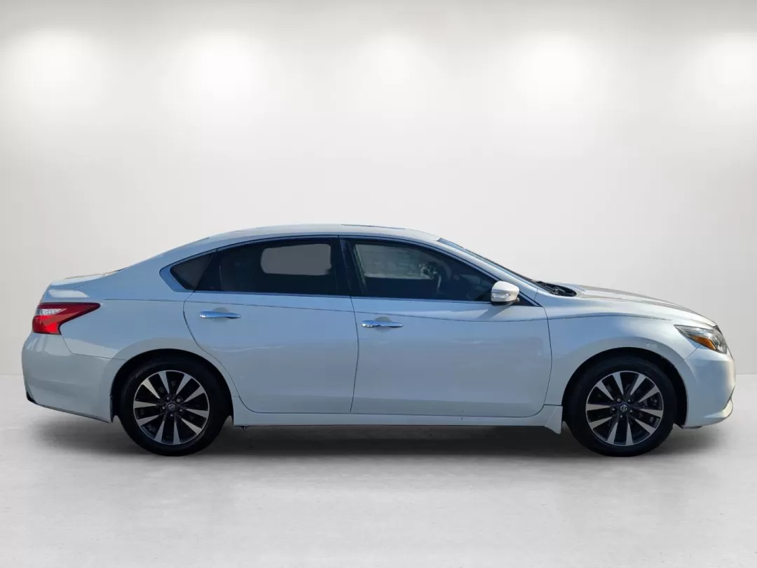 2016 /Charcoal Nissan Altima 2.5 SV (1N4AL3AP4GC) with an Other engine, located at 3959 U.S. 80 W, Phenix City, AL, 36870, (334) 297-4885, 32.469296, -85.135185 - ### Discover Your Next Adventure with This 2016 Nissan Altima at Gils Auto!<br /> <br /> Are you in search of a reliable vehicle for your daily commutes or weekend getaways? Look no further! The 2016 Nissan Altima 2.5 SV is the perfect blend of comfort, style, and functionality, making it ideal for - Photo#3