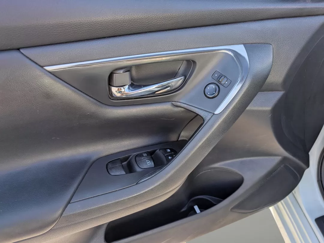 2016 /Charcoal Nissan Altima 2.5 SV (1N4AL3AP4GC) with an Other engine, located at 3959 U.S. 80 W, Phenix City, AL, 36870, (334) 297-4885, 32.469296, -85.135185 - ### Discover Your Next Adventure with This 2016 Nissan Altima at Gils Auto!<br /> <br /> Are you in search of a reliable vehicle for your daily commutes or weekend getaways? Look no further! The 2016 Nissan Altima 2.5 SV is the perfect blend of comfort, style, and functionality, making it ideal for - Photo#8