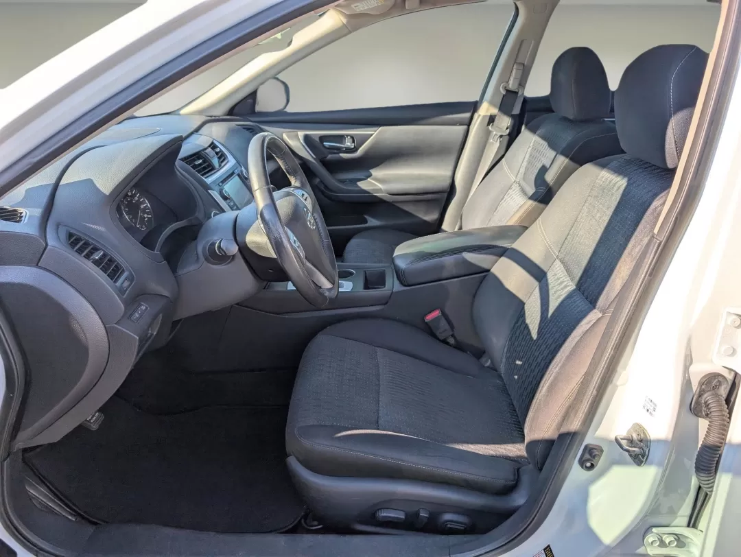 2016 /Charcoal Nissan Altima 2.5 SV (1N4AL3AP4GC) with an Other engine, located at 3959 U.S. 80 W, Phenix City, AL, 36870, (334) 297-4885, 32.469296, -85.135185 - ### Discover Your Next Adventure with This 2016 Nissan Altima at Gils Auto!<br /> <br /> Are you in search of a reliable vehicle for your daily commutes or weekend getaways? Look no further! The 2016 Nissan Altima 2.5 SV is the perfect blend of comfort, style, and functionality, making it ideal for - Photo#9