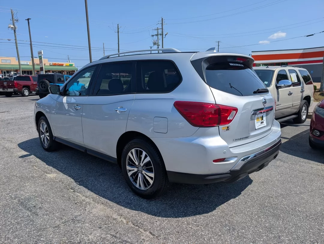 2019 /Charcoal Nissan Pathfinder SV (5N1DR2MM8KC) with an Other engine, located at 3959 U.S. 80 W, Phenix City, AL, 36870, (334) 297-4885, 32.469296, -85.135185 - **Explore the Great Outdoors in Style: 2019 Nissan Pathfinder SV at Gils Auto - Phenix City**<br /> <br /> Are you ready to elevate your family adventures or daily commutes? Look no further than the 2019 Nissan Pathfinder SV, an SUV designed for those who crave both comfort and performance. This ver - Photo#6