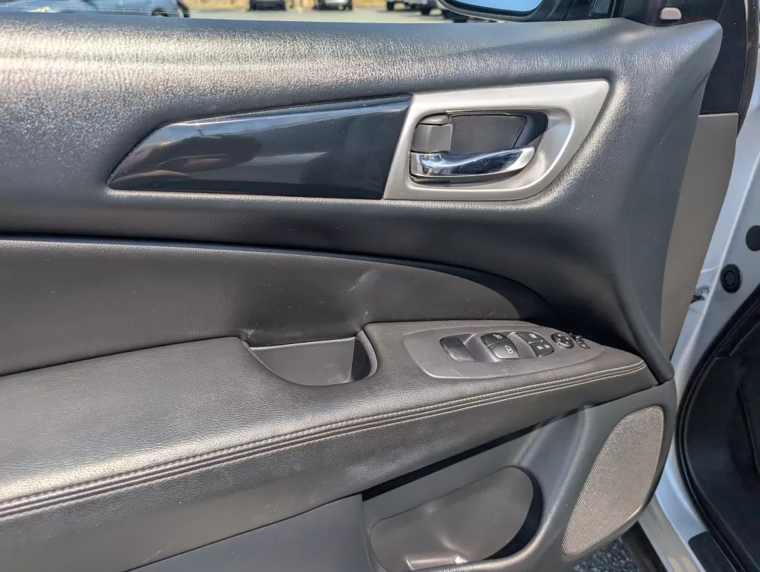 2019 /Charcoal Nissan Pathfinder SV (5N1DR2MM8KC) with an Other engine, located at 3959 U.S. 80 W, Phenix City, AL, 36870, (334) 297-4885, 32.469296, -85.135185 - **Explore the Great Outdoors in Style: 2019 Nissan Pathfinder SV at Gils Auto - Phenix City**<br /> <br /> Are you ready to elevate your family adventures or daily commutes? Look no further than the 2019 Nissan Pathfinder SV, an SUV designed for those who crave both comfort and performance. This ver - Photo#8