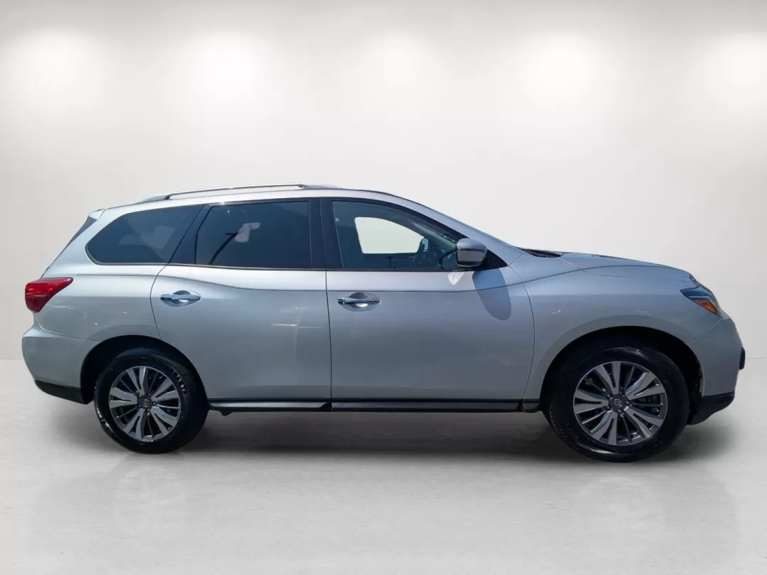 2019 /Charcoal Nissan Pathfinder SV (5N1DR2MM8KC) with an Other engine, located at 3959 U.S. 80 W, Phenix City, AL, 36870, (334) 297-4885, 32.469296, -85.135185 - **Explore the Great Outdoors in Style: 2019 Nissan Pathfinder SV at Gils Auto - Phenix City**<br /> <br /> Are you ready to elevate your family adventures or daily commutes? Look no further than the 2019 Nissan Pathfinder SV, an SUV designed for those who crave both comfort and performance. This ver - Photo#3