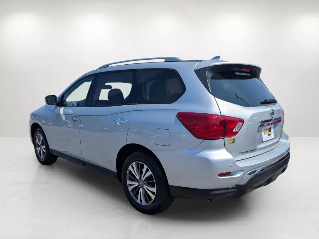 2019 /Charcoal Nissan Pathfinder SV (5N1DR2MM8KC) with an Other engine, located at 3959 U.S. 80 W, Phenix City, AL, 36870, (334) 297-4885, 32.469296, -85.135185 - **Explore the Great Outdoors in Style: 2019 Nissan Pathfinder SV at Gils Auto - Phenix City**<br /> <br /> Are you ready to elevate your family adventures or daily commutes? Look no further than the 2019 Nissan Pathfinder SV, an SUV designed for those who crave both comfort and performance. This ver - Photo#6