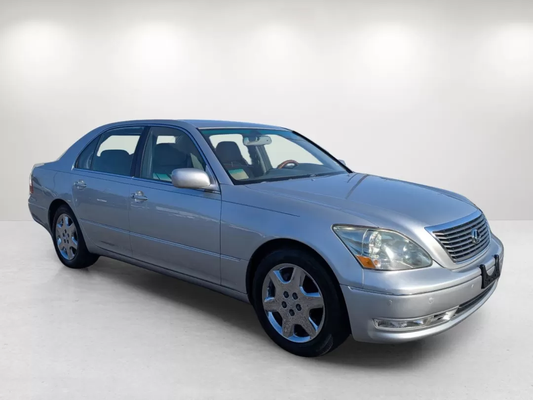 2004 Lexus LS 430 (JTHBN36F840) with an Other engine, located at 1430 Gateway Drive, Opelika, AL, 36801, (334) 239-0944, 32.637871, -85.409790 - **Discover Luxury and Comfort with the 2004 Lexus LS 430 at Gils Auto Your Premier Buy Here Pay Here Dealership in Phenix City, AL!**<br /> <br /> Are you on the hunt for a vehicle that combines elegance with performance, perfect for both daily commutes and weekend getaways? Look no further than th - Photo#2