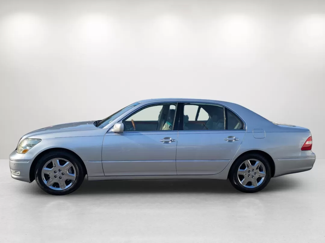 2004 Lexus LS 430 (JTHBN36F840) with an Other engine, located at 1430 Gateway Drive, Opelika, AL, 36801, (334) 239-0944, 32.637871, -85.409790 - **Discover Luxury and Comfort with the 2004 Lexus LS 430 at Gils Auto Your Premier Buy Here Pay Here Dealership in Phenix City, AL!**<br /> <br /> Are you on the hunt for a vehicle that combines elegance with performance, perfect for both daily commutes and weekend getaways? Look no further than th - Photo#7