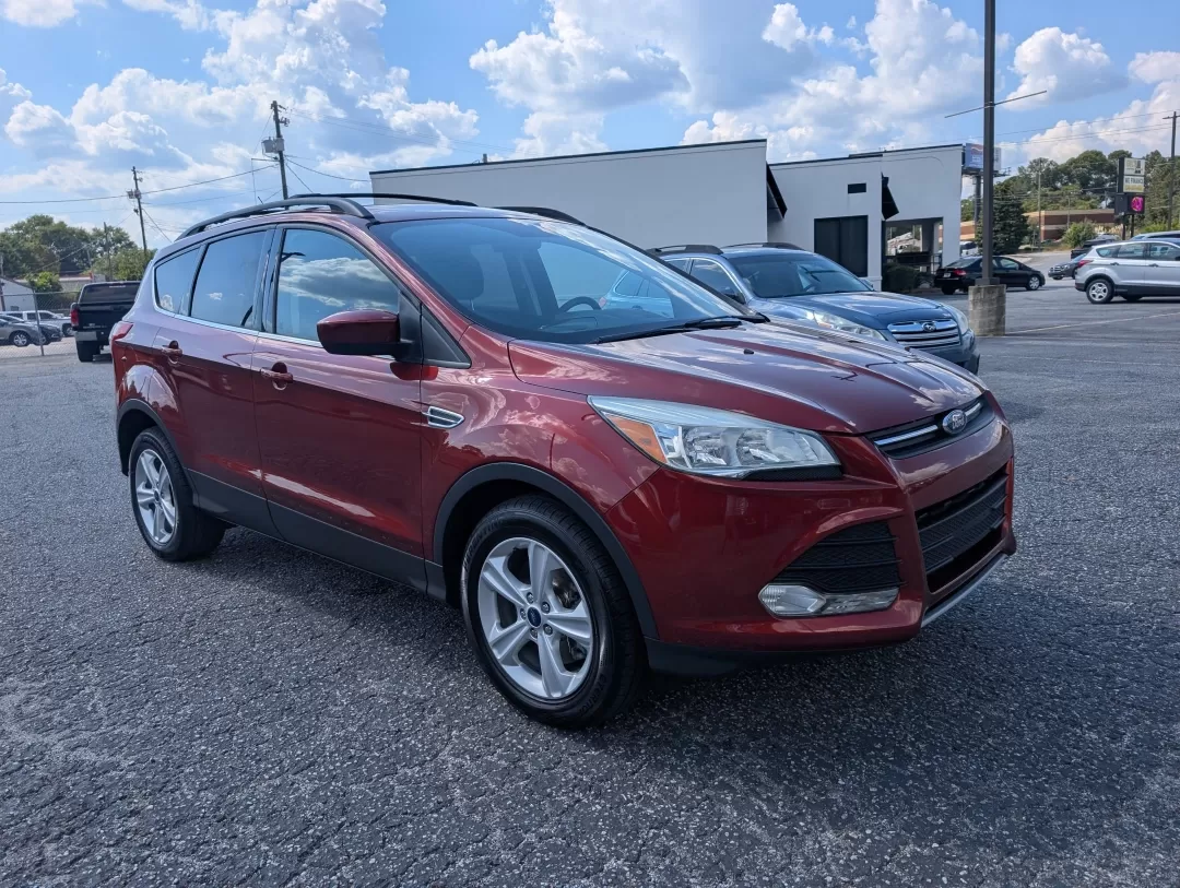 2016 Ford Escape SE (1FMCU9GX3GU) with an Other engine, located at 3959 U.S. 80 W, Phenix City, AL, 36870, (334) 297-4885, 32.469296, -85.135185 - **Experience Adventure in the 2016 Ford Escape SE Perfect for Your Next Journey!**<br /> <br /> If you're looking to elevate your lifestyle with a vehicle that's as versatile as your plans, the 2016 Ford Escape SE is your ideal companion. With ample space for a growing family, a sporty design, and - Photo#2