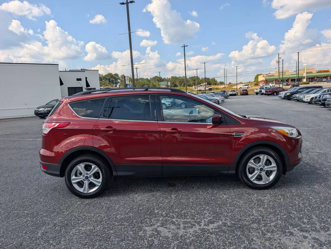2016 Ford Escape SE (1FMCU9GX3GU) with an Other engine, located at 3959 U.S. 80 W, Phenix City, AL, 36870, (334) 297-4885, 32.469296, -85.135185 - **Experience Adventure in the 2016 Ford Escape SE Perfect for Your Next Journey!**<br /> <br /> If you're looking to elevate your lifestyle with a vehicle that's as versatile as your plans, the 2016 Ford Escape SE is your ideal companion. With ample space for a growing family, a sporty design, and - Photo#3