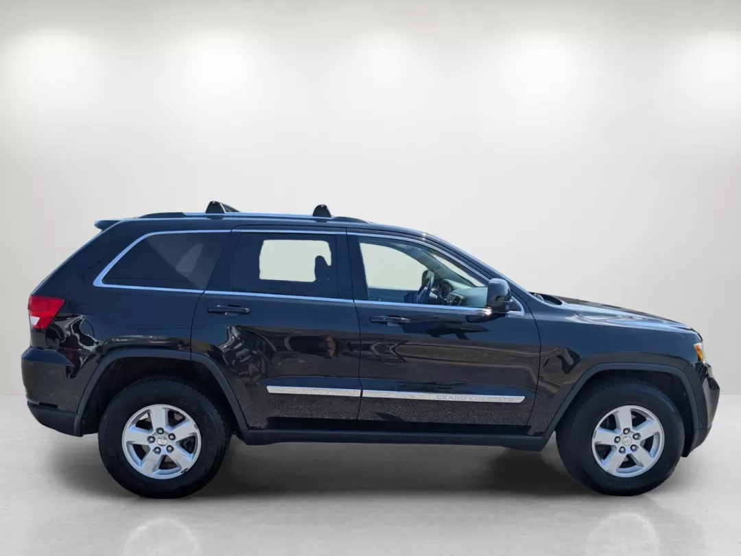2013 /Black Jeep Grand Cherokee Laredo (1C4RJFAG5DC) with an Other engine, located at 521 Old Farm Lane Rd, Prattville, AL, 36066, (334) 325-1505, 32.482460, -86.416367 - Discover adventure and comfort with this versatile 2013 Jeep Grand Cherokee Laredo, perfect for families on the go or anyone seeking an exhilarating weekend escape. This Sport Utility Vehicle (SUV) effortlessly combines rugged performance with modern conveniences, making it an ideal choice for navig - Photo#3